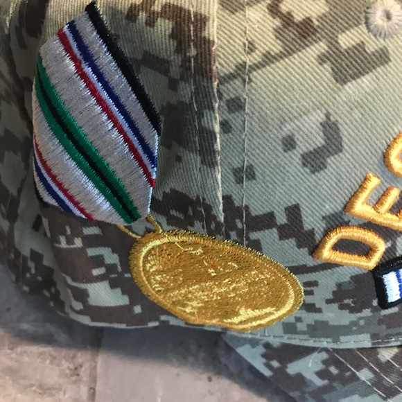 Desert Storm Veteran in Desert Camouflage Color. Never worn brand new. - Picture 4 of 7